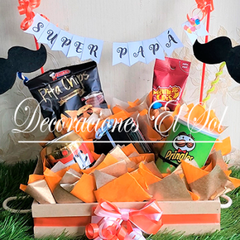Arreglos con Botellas de Vino "Un brindis" Sorprende a Papá con un hermoso detalle, arreglos florales, arreglos con snacks, arreglos con chocolates.